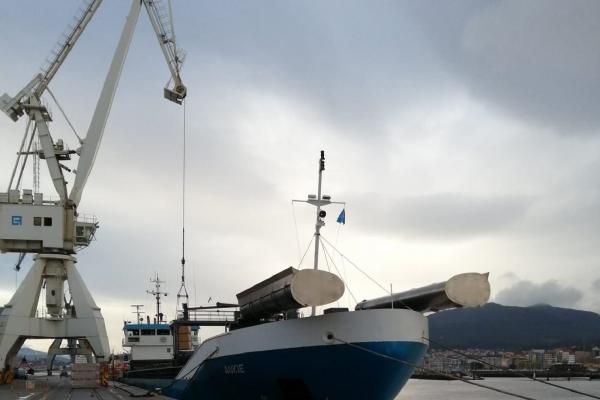 El buque "Ankie" atracado en el muelle Comercial