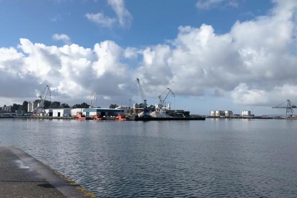 Vista del recinto portuario desde el extremo del muelle de Pasaxeiros