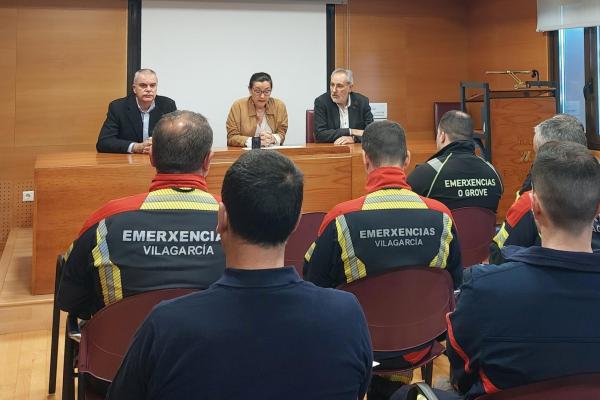 Autoridades participantes en la presentación de las jornadas en la sala de conferencias del puerto de Vilagarcía