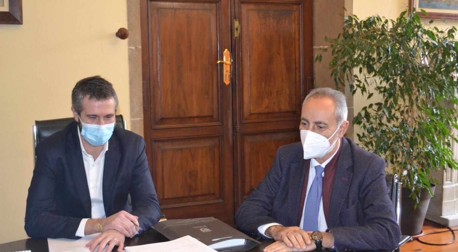 Reunión entre el presidente de la Autoridad Portuaria y el alcalde de Vilagarcía