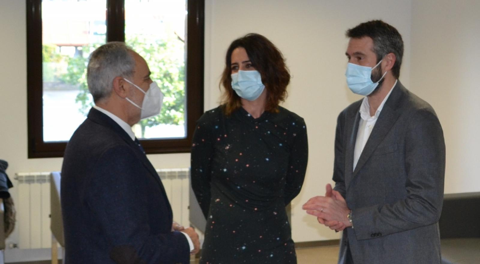 Encuentro entre el presidente de la Autoridad Portuaria, el alcalde de Vilagarcía y la concejala de Urbanismo